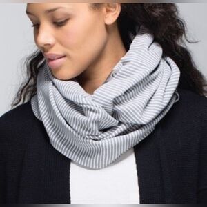 Lululemon Vinyasa Scarf *Rulu‎ 
Hyper Stripe Heathered Slate Ghost